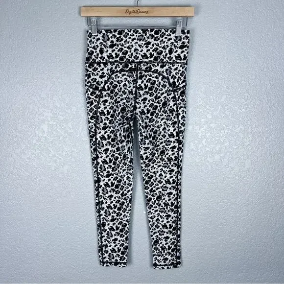 ZYIA Snow Leopard Pocket Brilliant Hi-Rise 7/8 Leggings 8-10 - Black White Gray - Picture 6 of 9